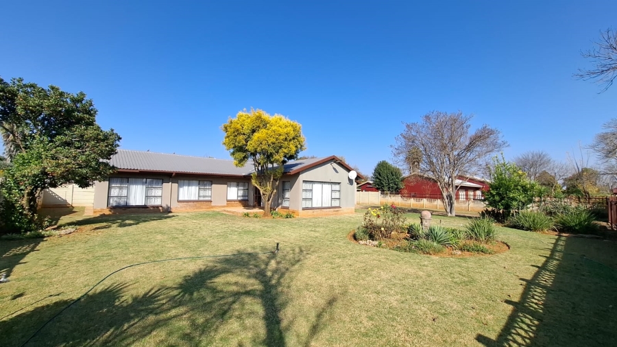 4 Bedroom Property for Sale in Meiringspark North West